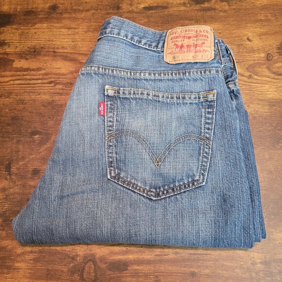 Vtg Levi's Jeans Size 34x32 Measures 34x31 Loose Straight 569 Y2K Medium Light - Picture 3 of 9
